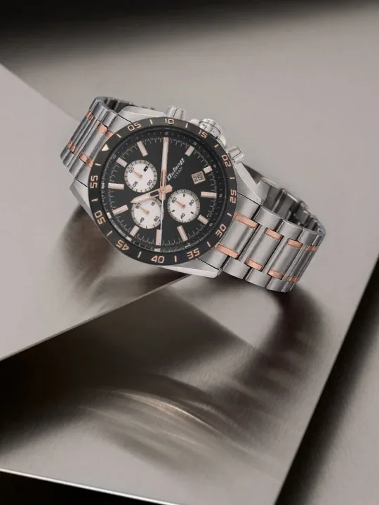 Titan Octane Chronograph Analog With Black Dial Watch For Men - Nt90106km02
